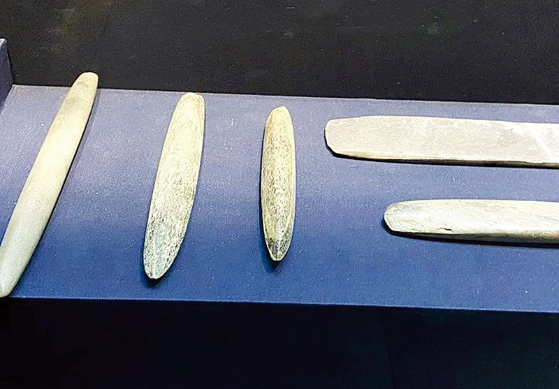 馆藏文物:青铜时期三棱矛形器