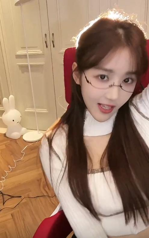 斗鱼顶级女主播复出,曾因结婚宣布离开,现选择重操旧业