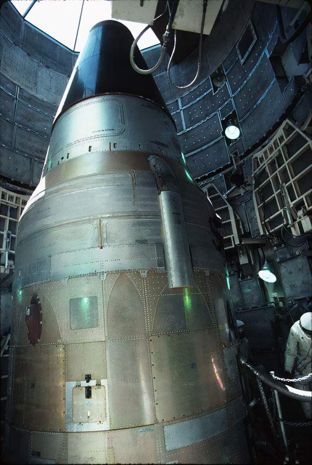 卢卡申科真够仗义:邀请俄罗斯部署核武器,导弹发射井完好无损