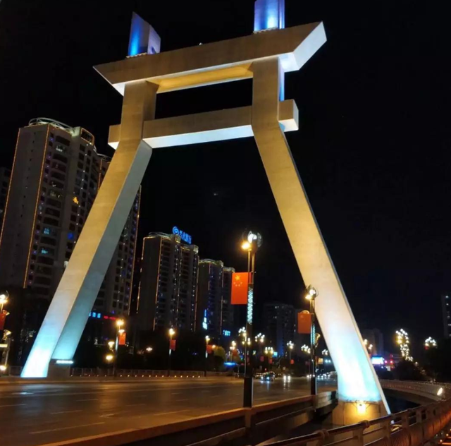 号称中国"最孤独的城市",这样的茫崖你去过吗?