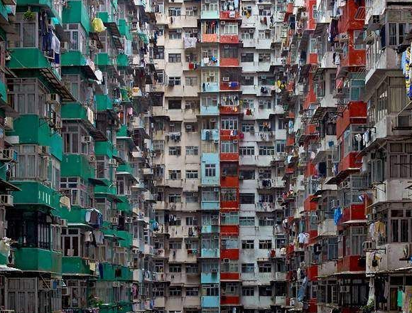 香港鸽子笼连阳台都没有为什么很多人却住不起看完真心酸