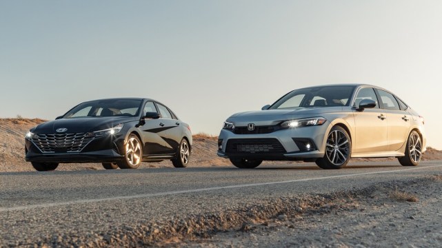 本田思域civictouring对比现代伊兰特入门级比拼