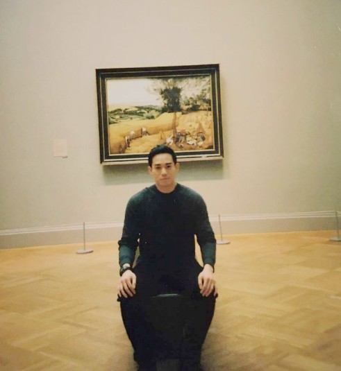 刘銮鸿的家庭构成比较简单,只生了一子一女,外界猜测,刘今晨将会继承