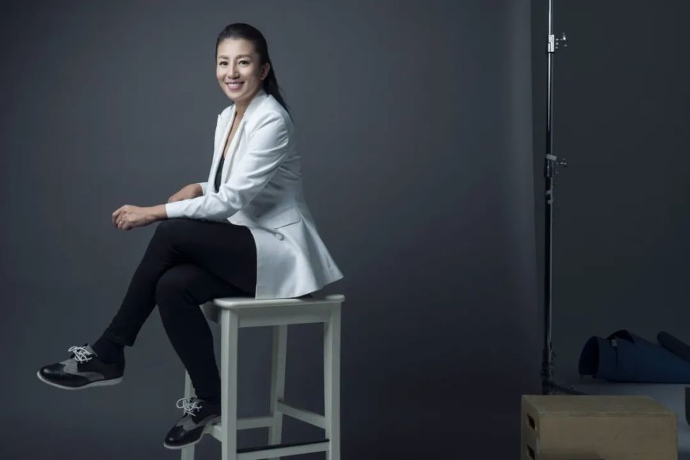 冬奥会首枚金牌获得者杨扬冰上梦想上海飞扬