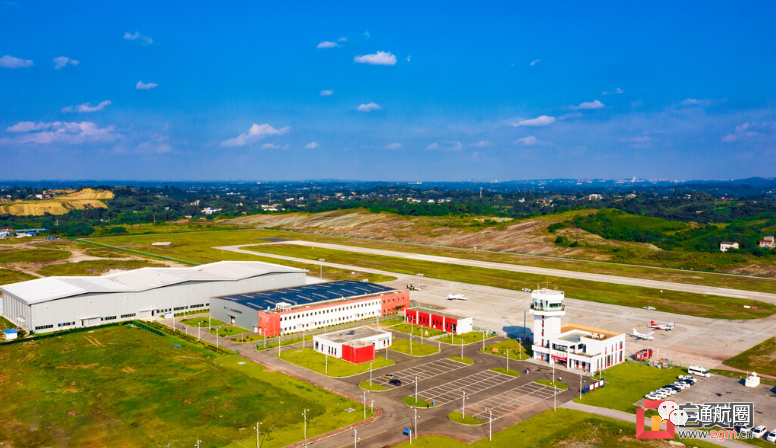 成飞自贡无人机产业基地首飞暨签约仪式在自贡航空产业园举行