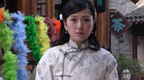 为丈夫生6孩子,50岁丈夫却偷娶21岁娇妻,她74岁抑郁而终