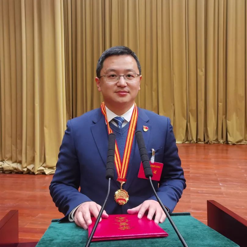 李洪波获授第八届全省道德模范称号_腾讯新闻