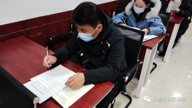 检委会专职委员,第一检察部主任葛江河说:"作为检察人员,要以案例为戒