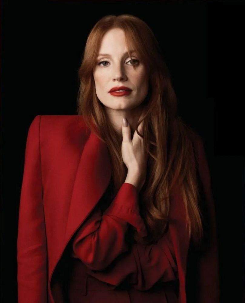 组图:"劳模姐"杰西卡·查斯坦手握三部作品,笑傲颁奖季_腾讯新闻