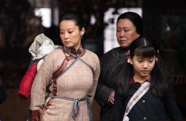 加入解放北平的队伍,一起经历诸多风风雨雨,陈琏与丈夫袁永熙相依为命