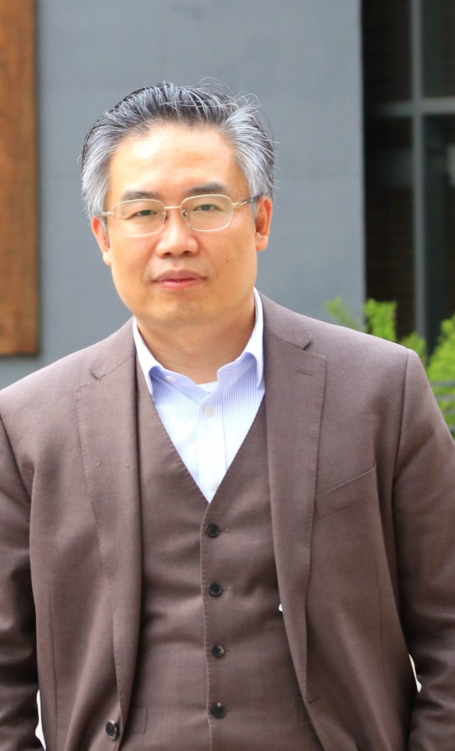 作家何辉花费12年写就200万字《大宋王朝》,重现宋初波澜壮阔史诗画卷