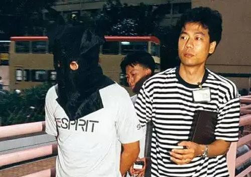 香港秀茂坪童党烧尸案16岁少年被15名同伴虐死事后泼硫酸焚尸