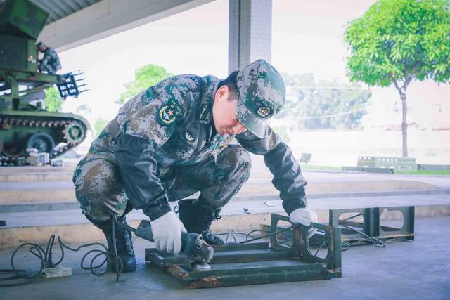 解放軍飛機穿越對馬海峽日空自緊急出動戰機應對80年和90年代的語文課文