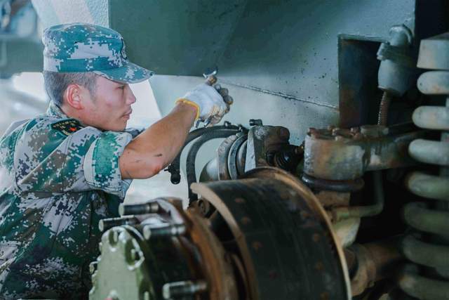 解放軍飛機穿越對馬海峽日空自緊急出動戰機應對80年和90年代的語文課文