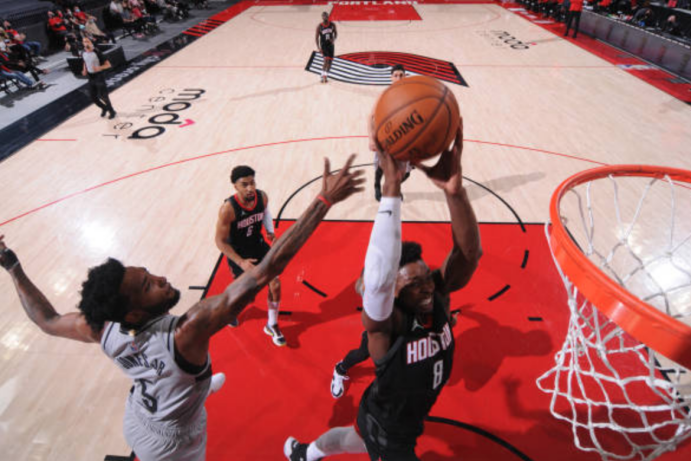 nba 拿着底薪干着高薪的活！火箭也有一个追梦格林，待在休城真屈才了