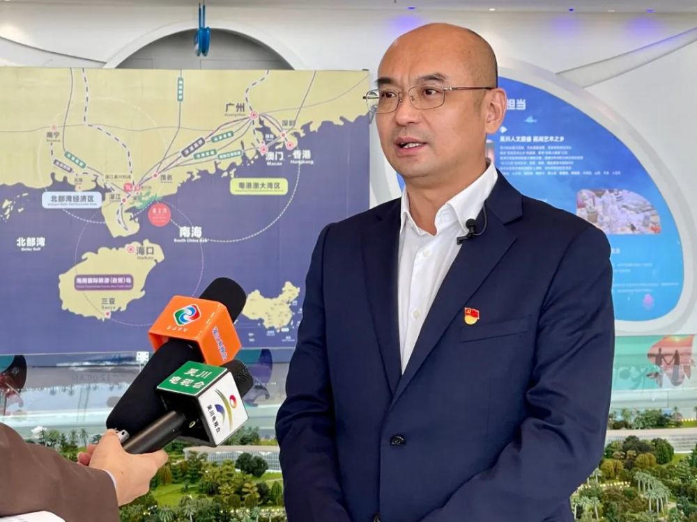 市委书记庞晓冬接受湛江电视台和我市融媒体中心专访