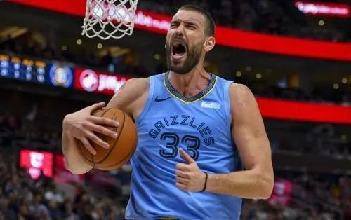 保罗·加索尔 他的NBA生涯从添头开始，在哥哥的光环下成长为一名超级球星