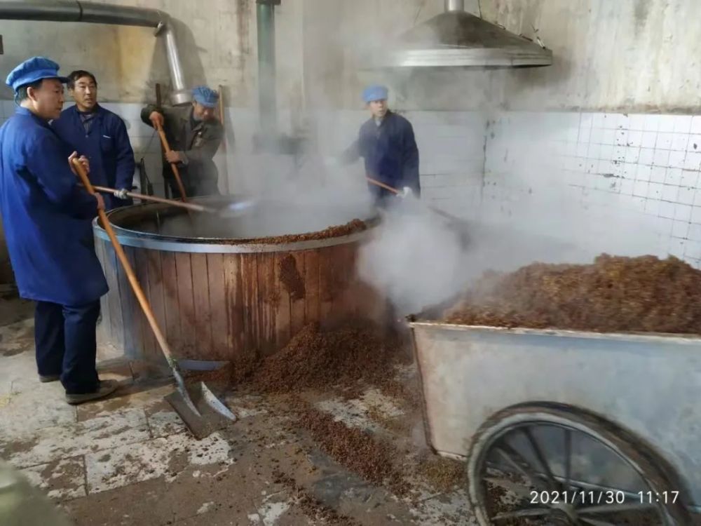 观红旗渠酒厂采唐井甘泉酿酒即席题赠王光明