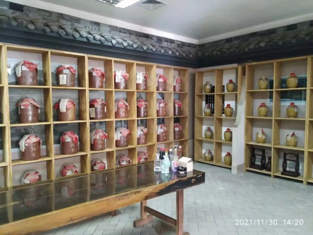 观红旗渠酒厂采唐井甘泉酿酒即席题赠王光明