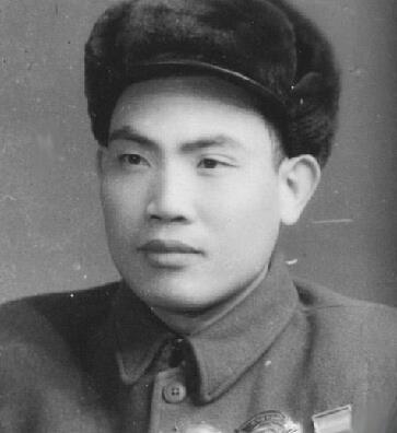 红二代叶爱群中将军衔原济南军区副司令员曾任42军军长