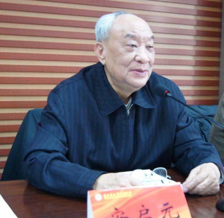 1994年11月,安启元出任陕西省委书记,并兼任陕西省军区党委第一书记