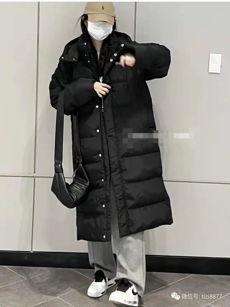 运动裤配羽绒服图片 运动裤配羽绒服