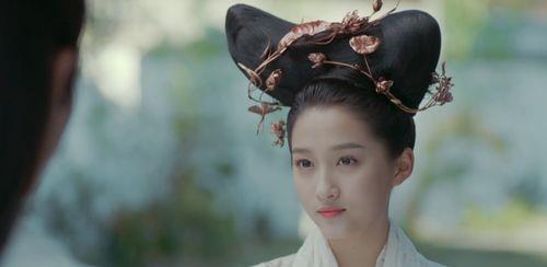 了司空何偃之子何戢,在这之前的记录颇少,截至目前为止来看,刘楚玉并