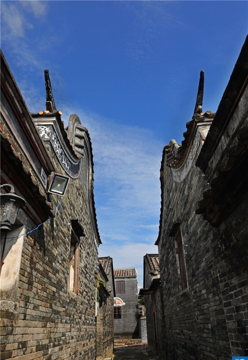 广东阳江雅韶十八座清朝一牛贩子打赌赌赢九座大屋现为网红村