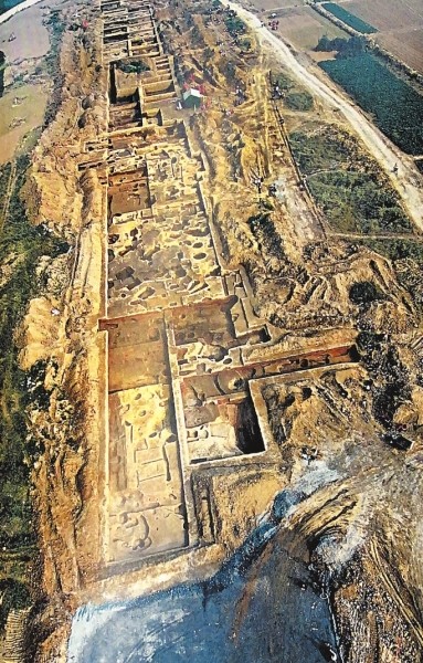 古城寨城址磨光黑陶觚禹州瓦店遗址王城岗龙山大城城墙登封王城岗遗址