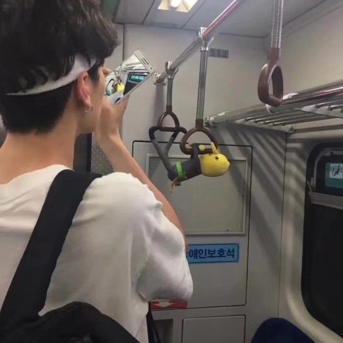 男生头像超酷解释太过牵强挽留太过勉强