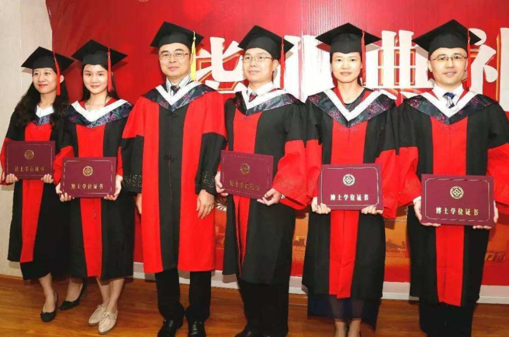 國內(nèi)院士博士后與國外博士后_博士后是什么_博士后流動站和博士后工作站