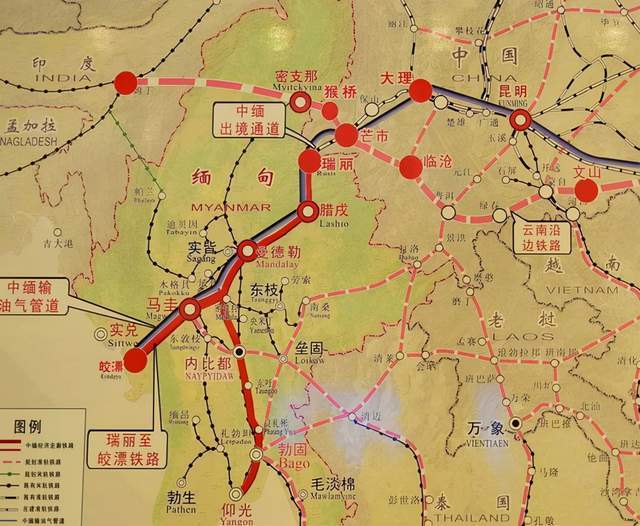 到缅甸仰光的铁路线大约为1920公里,并有支线连接皎漂港