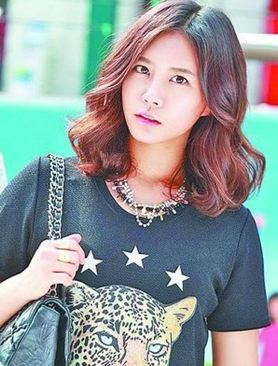 韩国艺人金多喜被曝直播一个月收入近400万曾因勒索李秉宪获刑