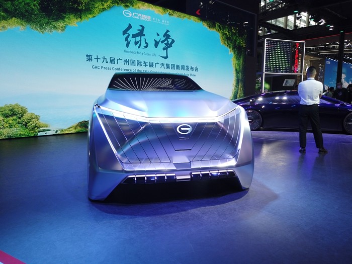 迎合"双碳战略" 广汽传祺概念车"双子星"引爆车展舞台