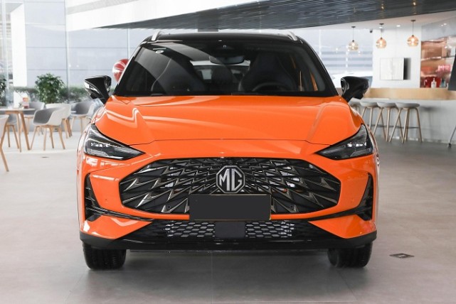 售价方面,上汽名爵mg one厂商指导价10.78-12.