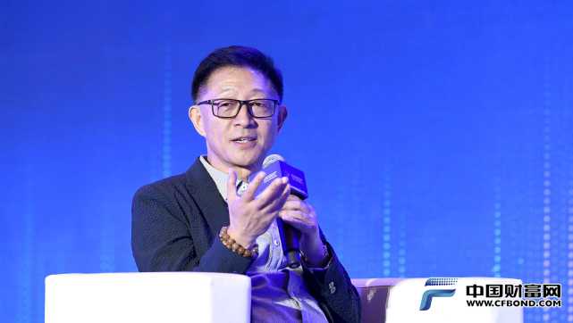 人深圳黄金珠宝文化研究会会长,贵金属及珠宝玉石标准联盟主任曹阳