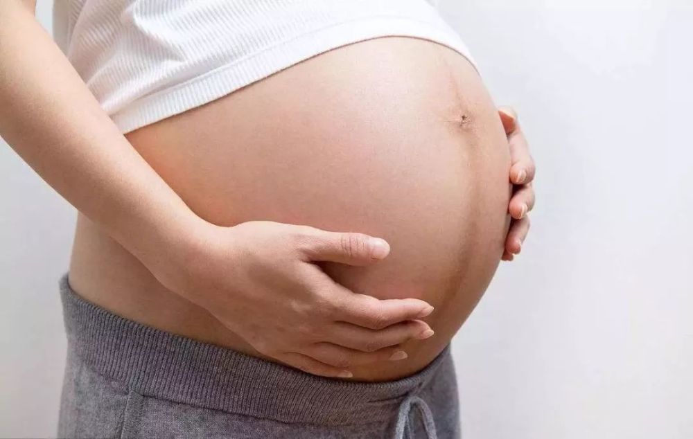 “过期妊娠”的胎儿为啥更难顺产？这三个特征明显，只能剖腹产！