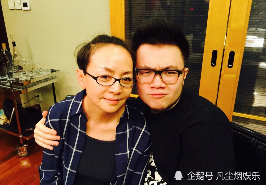 宋丹丹和黄宏成为搭档,转身又与赵本山合作,小品背后的恩怨离合