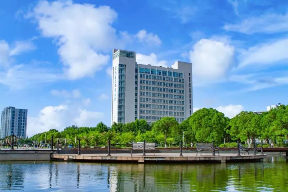 全体二工大人:sspu校园网手机版正式上线啦!