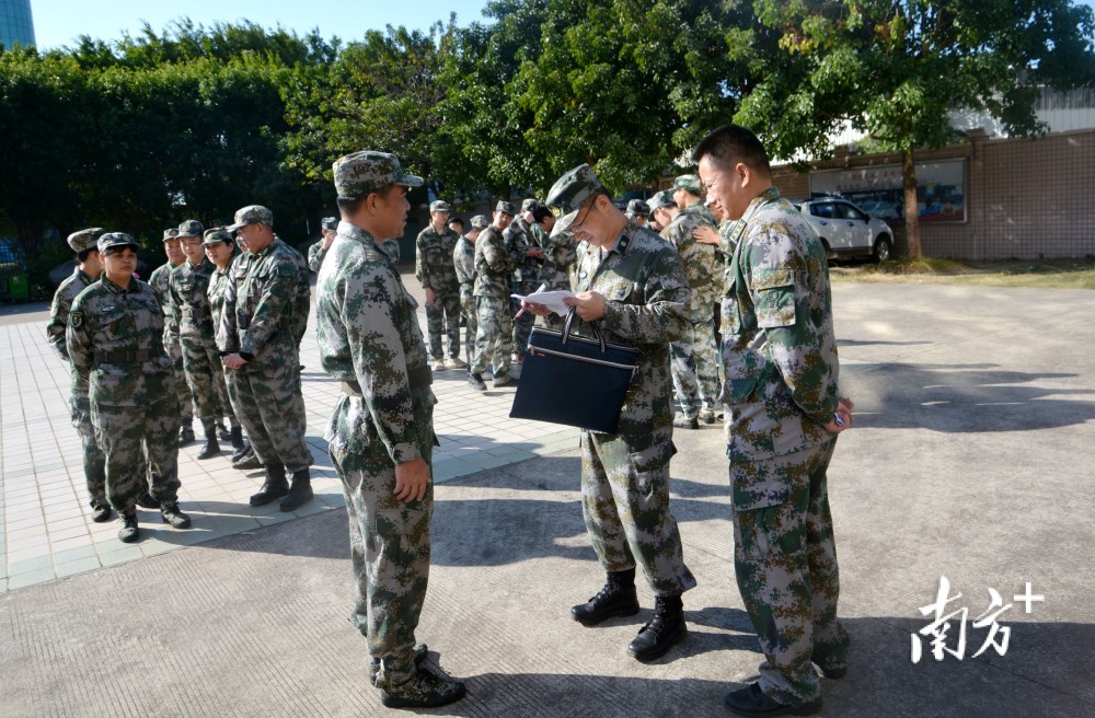 潮州军分区检查考核饶平县民兵组织整顿工作