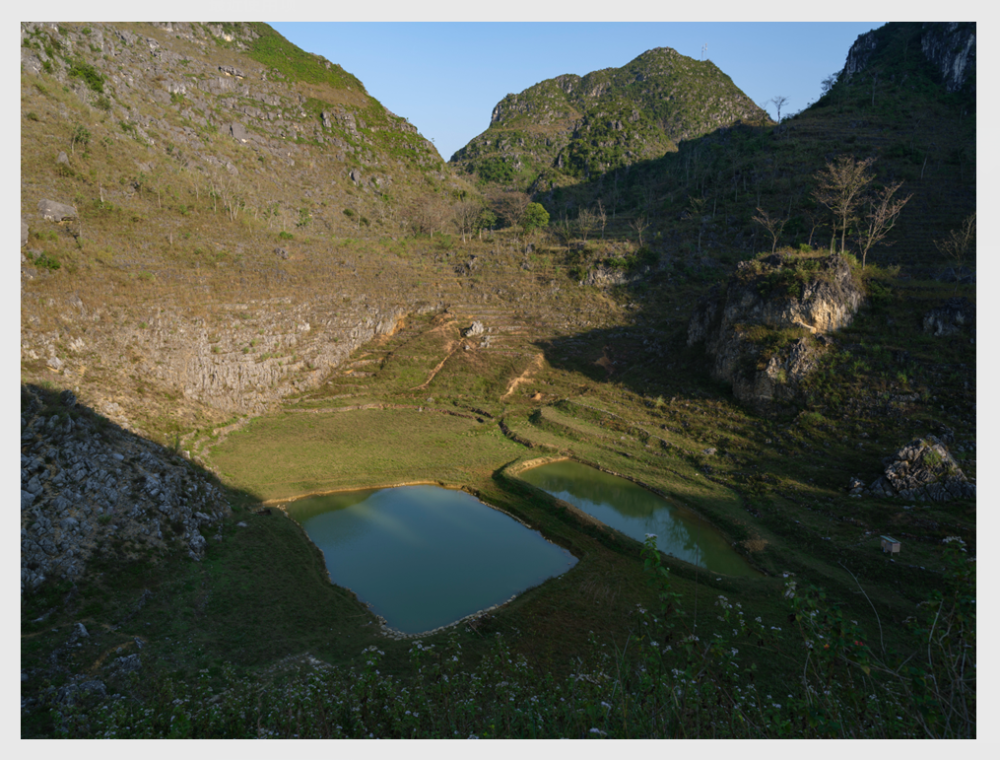 思林的这个小山坳,有点适合拍照!