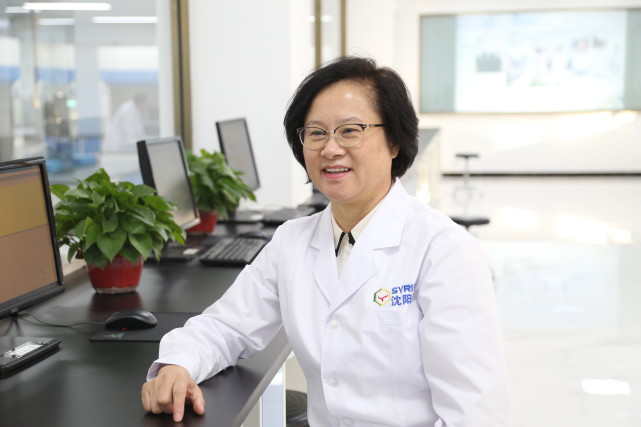 程春生在实验室.