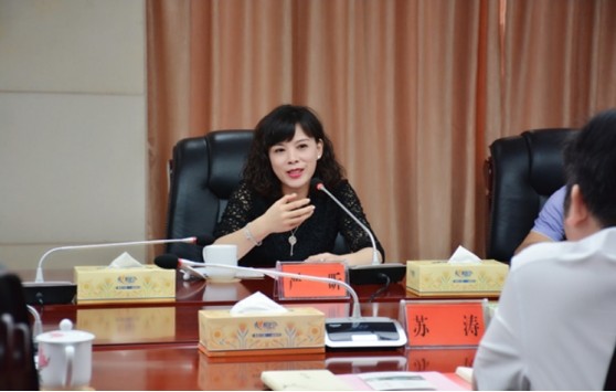 其中,女性富豪严昕凭借着220亿人民币的最新身价位列淮安富豪榜榜首