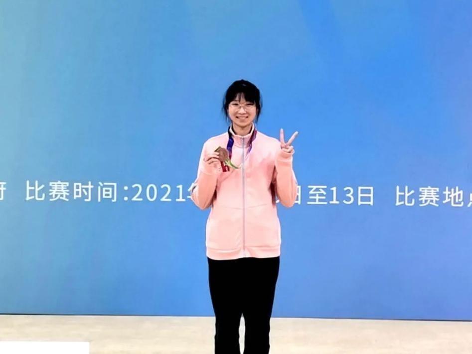 孙乐,张惠雯,林珊以及校外选手张魏组成的北京盲人门球女队,全队6名