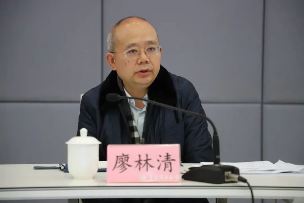 学校举办"我为群众办实事零距离倾听会"