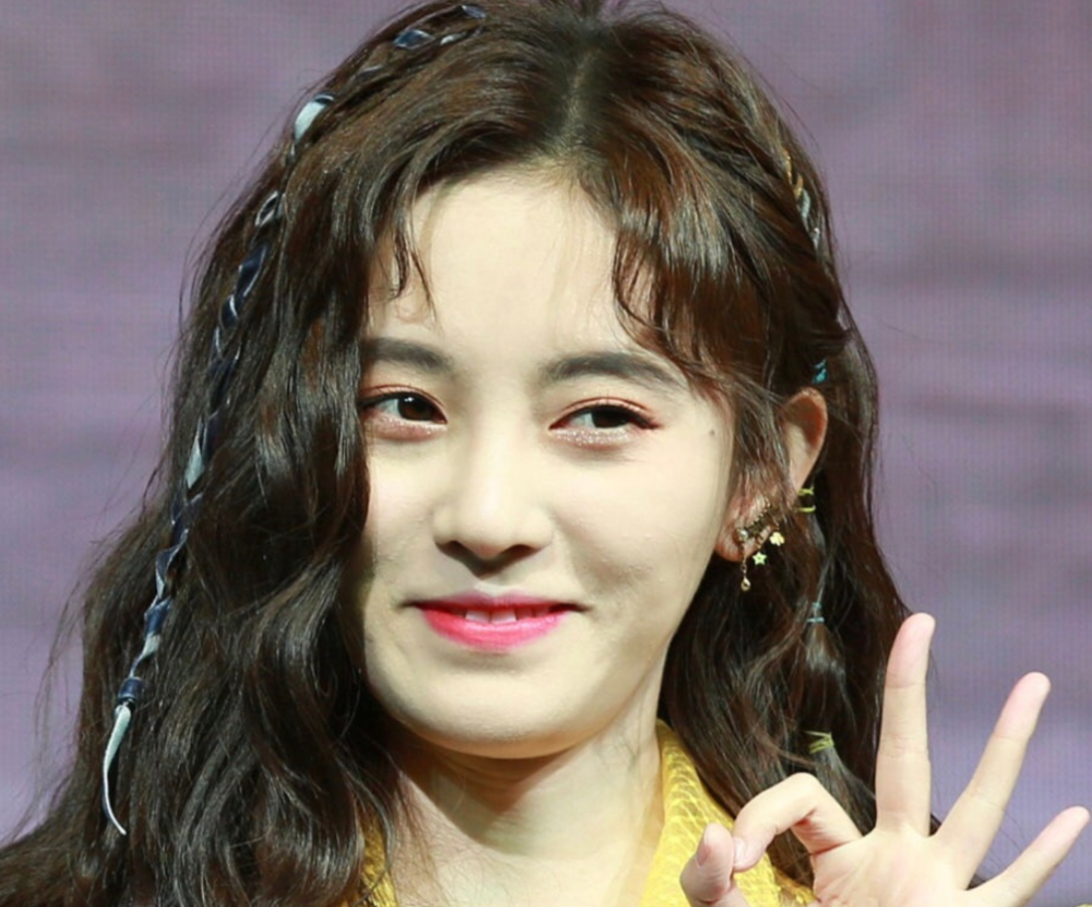 我从来没见过这么高清的鞠婧祎!_腾讯新闻