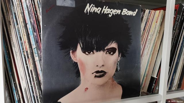 默克尔钦点的另一首歌更加令人寻味——妮娜·哈根(nina hagen)的你