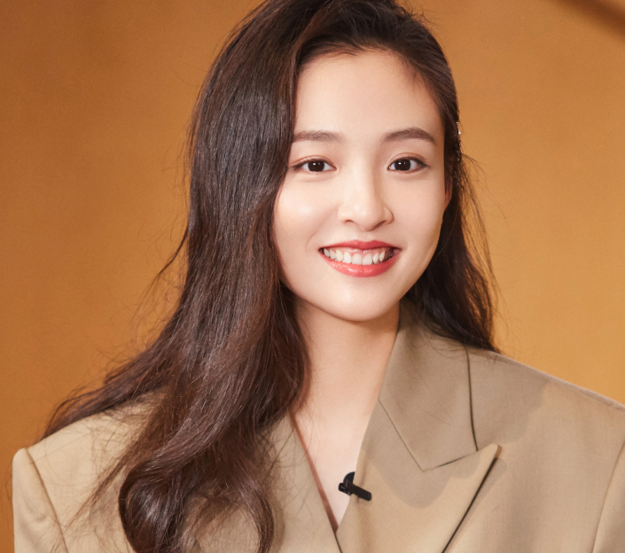 29岁吴倩拍杂志状态堪忧生图法令纹很深油头让人理解不了