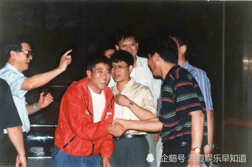 大哥柯受良妻子怀孕期间出轨嫩模