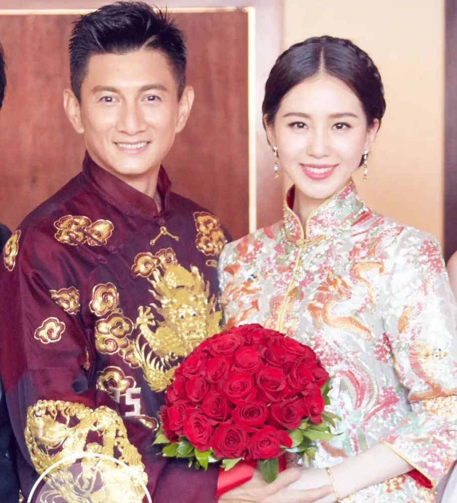 五,黄晓明&杨颖(相差12岁)黄晓明和baby的姻缘,得益于香港导演黄百鸣